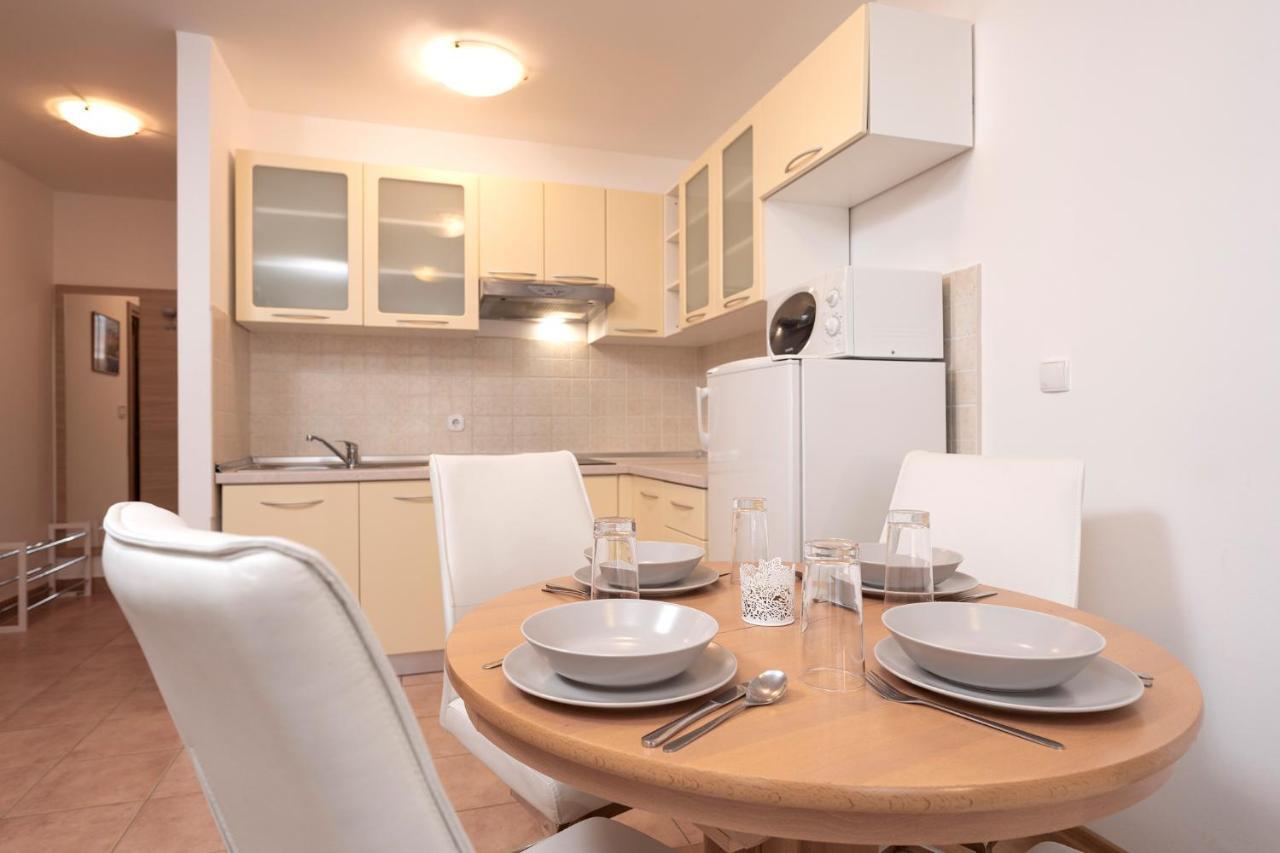 Villa Dalmatia Apartments Бол Экстерьер фото