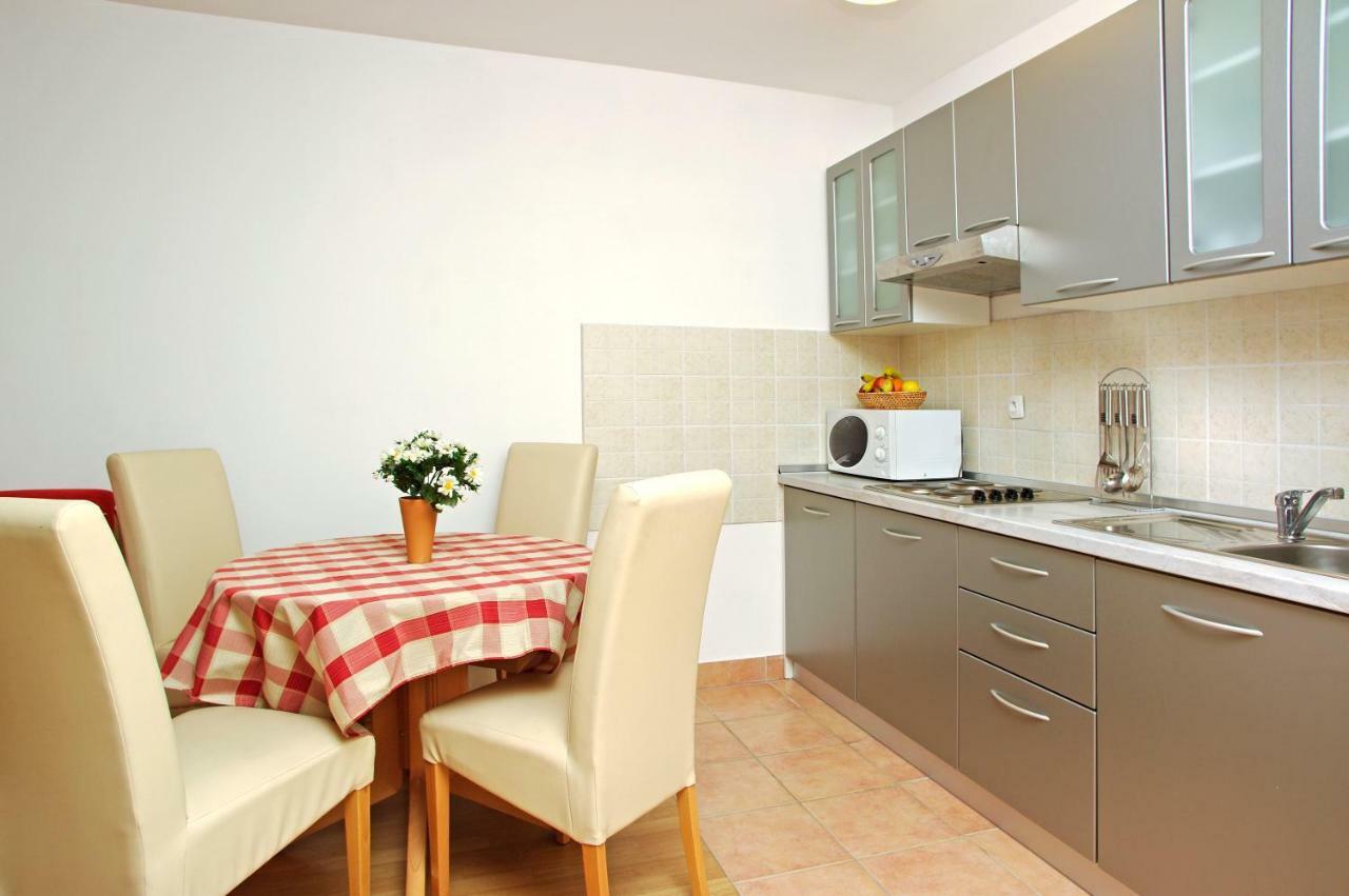 Villa Dalmatia Apartments Бол Экстерьер фото