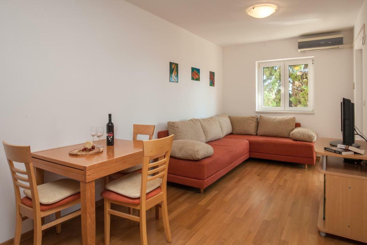 Villa Dalmatia Apartments Бол Экстерьер фото