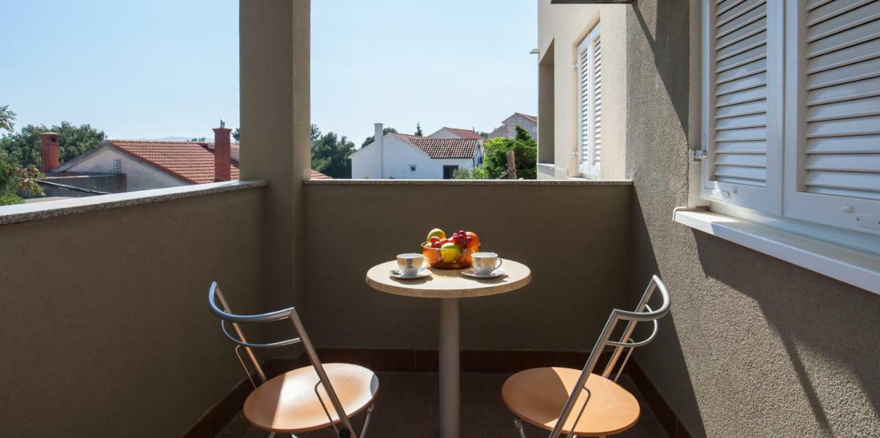 Villa Dalmatia Apartments Бол Экстерьер фото